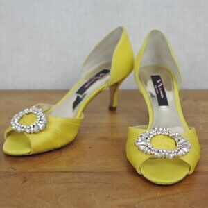 Nina New York Leather Soled Yellow Satin Rhinestone Heels Size 6.5M